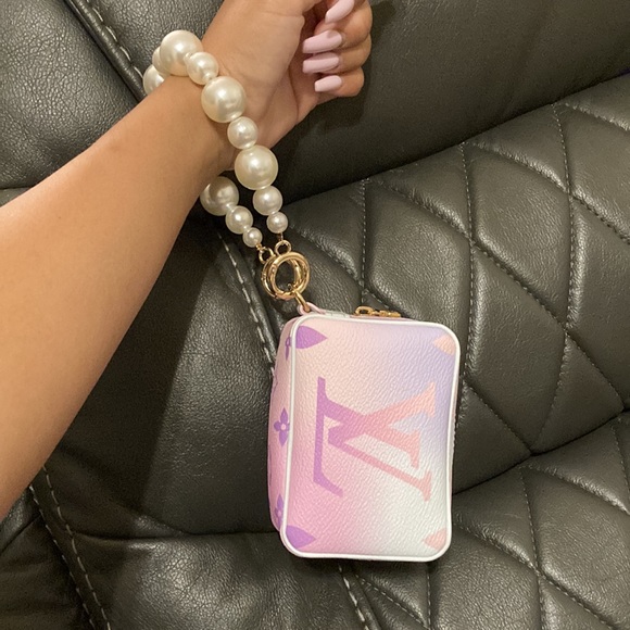 ‼️SOLD ‼️LV Wapity Case Sunrise Pastel - Picture 3 of 14